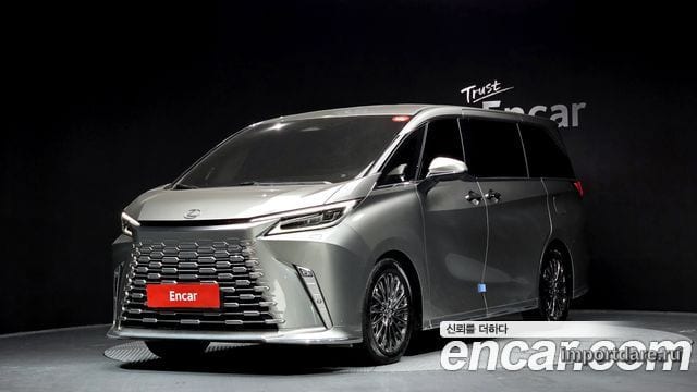 Lexus LM 2025