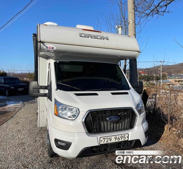 Ford Transit спереди