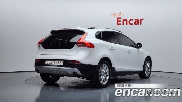 VOLVO V40 CROSS COUNTRY 2018 — 221 349 км, белый, Корея — под ключ — фото 2