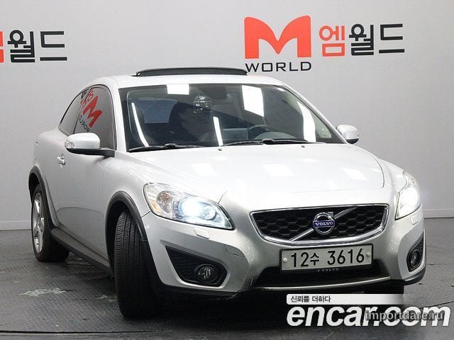 Volvo C30 сбоку