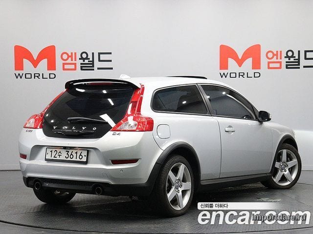 Volvo C30 интерьер