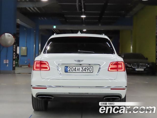 BENTLEY BENTAYGA 2018 — 86 400 км, белый, Корея — под ключ — фото 3