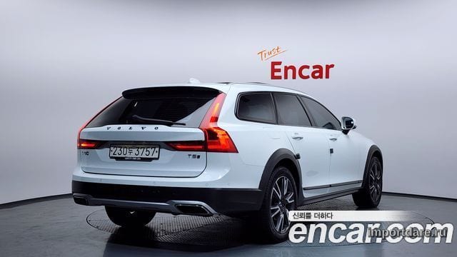 VOLVO V90 CROSS COUNTRY 2018 — 92 158 км, белый, Корея — под ключ — фото 2