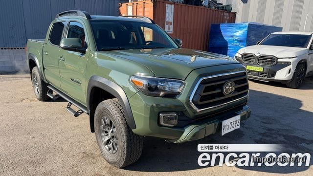 Toyota Tacoma спереди