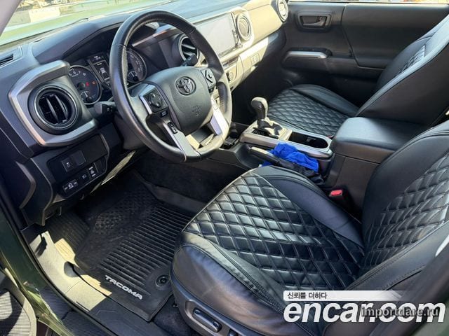 Toyota Tacoma сзади