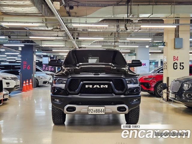 DODGE RAM PICKUP 2019 — 89 500 км, чёрный, Корея — под ключ — фото 3