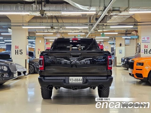 DODGE RAM PICKUP 2019 — 89 500 км, чёрный, Корея — под ключ — фото 4
