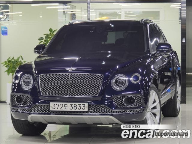 BENTLEY BENTAYGA 2020 — 28 700 км, синий, Корея — под ключ — фото 1