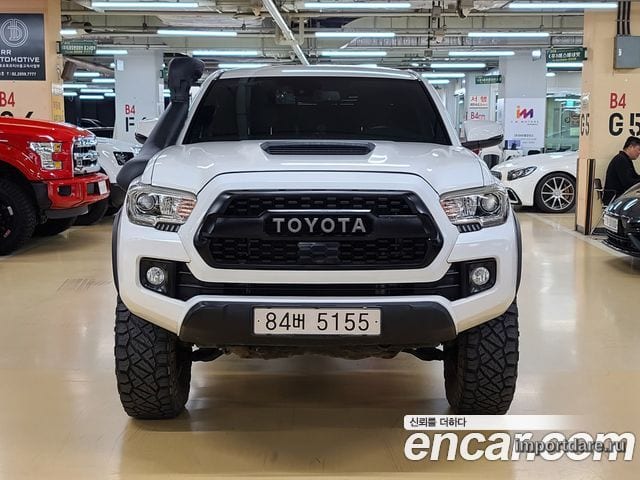 TOYOTA TACOMA 2018 — 99 900 км, Корея — под ключ — фото 3