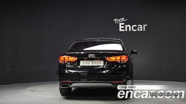 Hyundai Aslan сзади