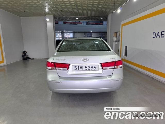 Hyundai Sonata Transform сзади