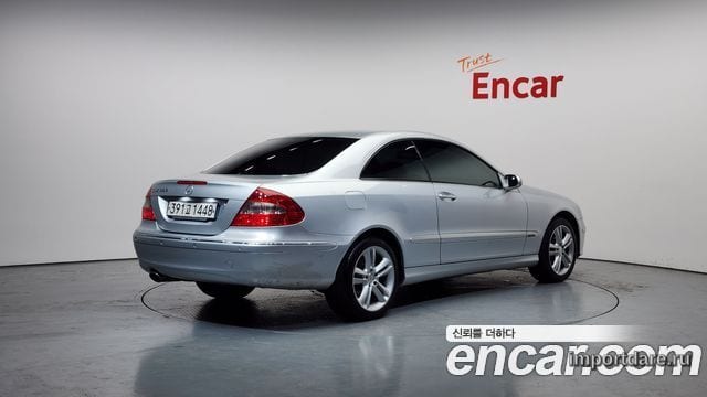 Mercedes-Benz Clk-Class сбоку