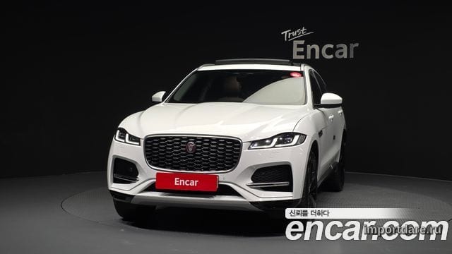 Jaguar F-Pace интерьер