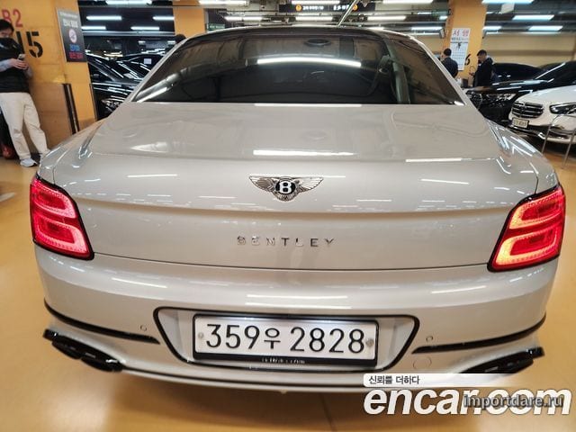BENTLEY FLYING SPUR 2021 — 44 000 км, белый-перламутр, Корея — под ключ — фото 5