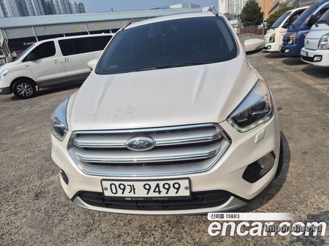 Ford Kuga интерьер