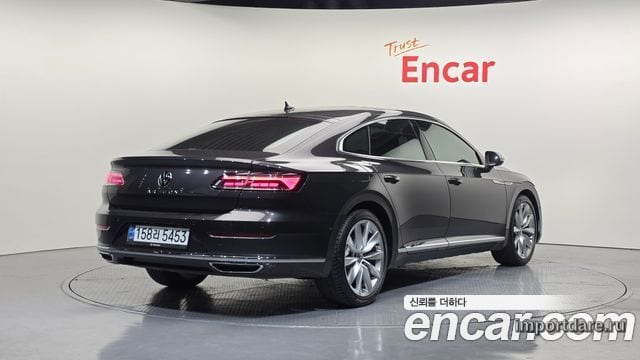 Volkswagen Arteon сбоку