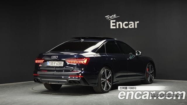 Audi S6 сбоку