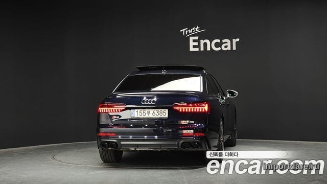 Audi S6 сзади