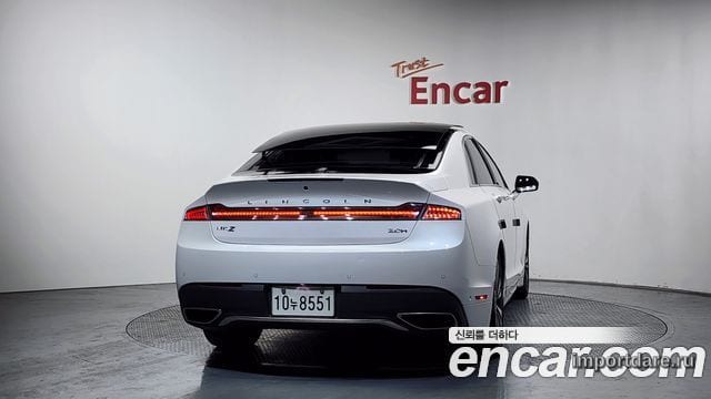 Lincoln Mkz сзади