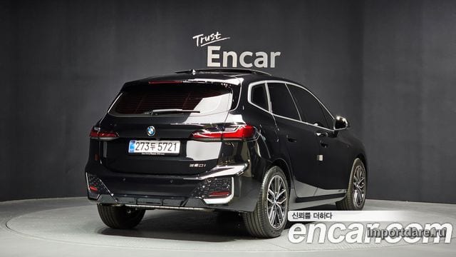 BMW 2 Series сбоку