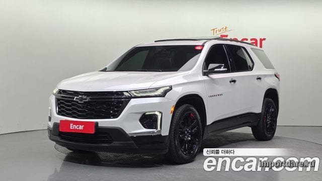 Chevrolet Traverse спереди