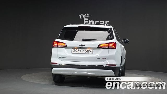Chevrolet Equinox сзади