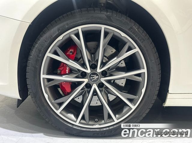 Maserati Ghibli детали