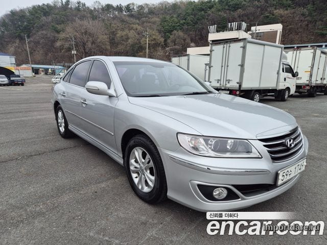 Hyundai Luxury Grandeur спереди