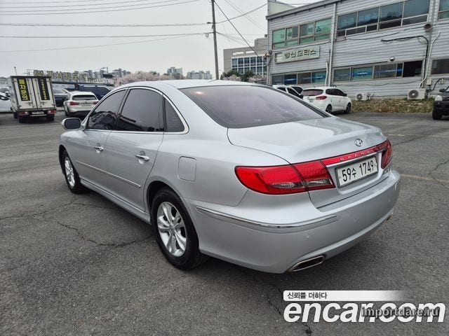 Hyundai Luxury Grandeur сбоку