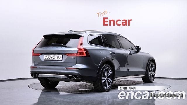 VOLVO V60 CROSS COUNTRY 2020 — 53 670 км, серебристый, Корея — под ключ — фото 2