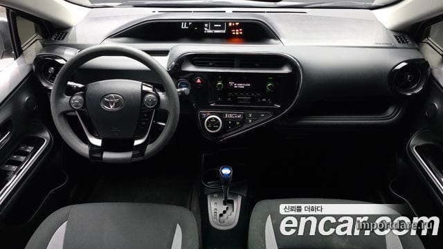 TOYOTA PRIUS C 2019 — 96 882 км, белый, Корея — под ключ — фото 7