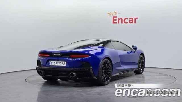 Mclaren GT сбоку