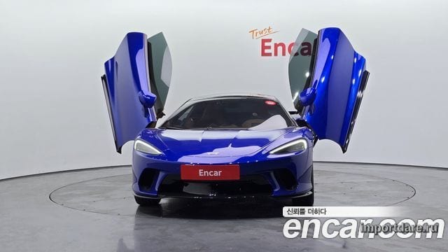 Mclaren GT интерьер