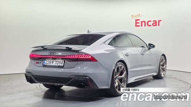 Audi Rs7 сбоку