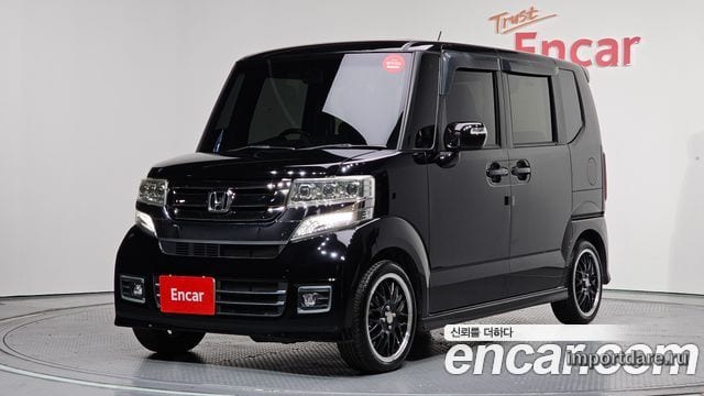 Honda N-Box спереди