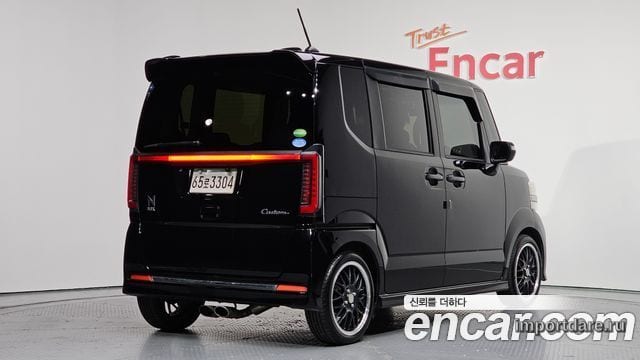 Honda N-Box сбоку