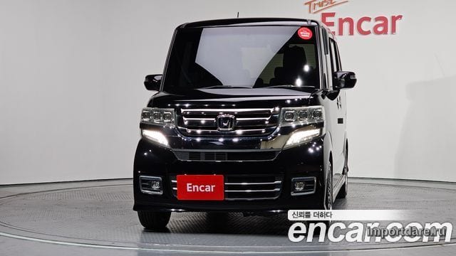 Honda N-Box интерьер