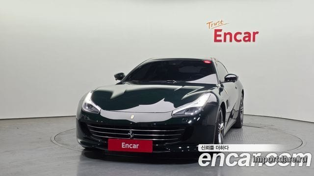 Ferrari GTC4 интерьер