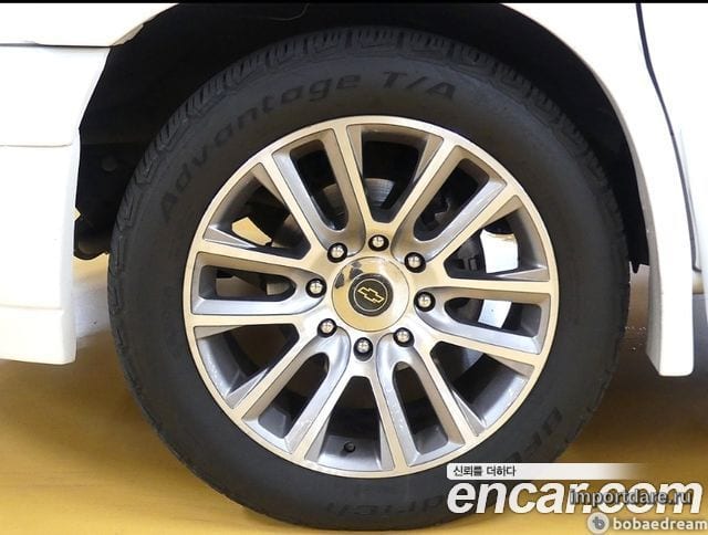Chevrolet Express Van сзади