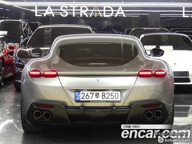 Ferrari Roma интерьер