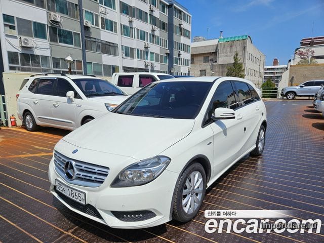 MERCEDES-BENZ B-CLASS W246 2012 — 185 088 км, белый-перламутр, Корея — под ключ — фото 2