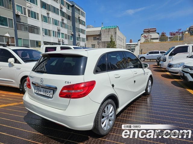 MERCEDES-BENZ B-CLASS W246 2012 — 185 088 км, белый-перламутр, Корея — под ключ — фото 6