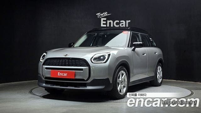MINI Cooper Countryman Electric спереди