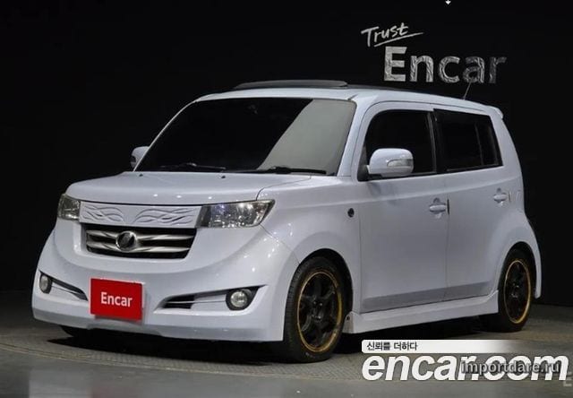 Toyota Bb спереди