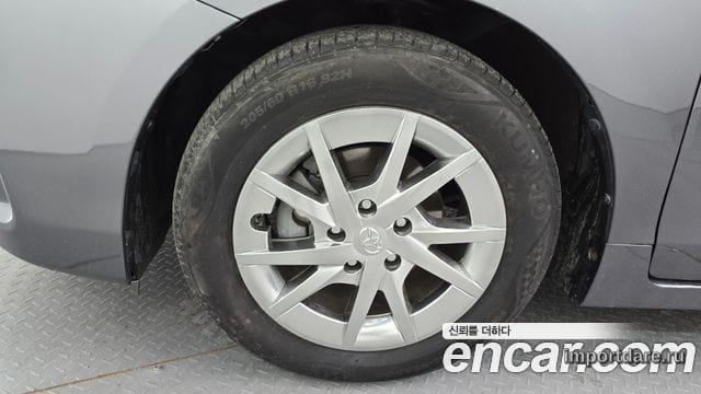 Toyota Prius V детали