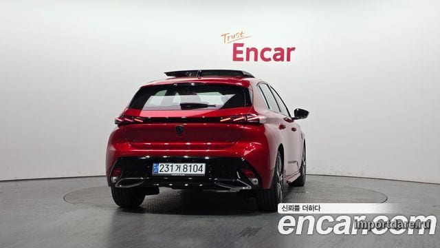 Peugeot 308 сзади
