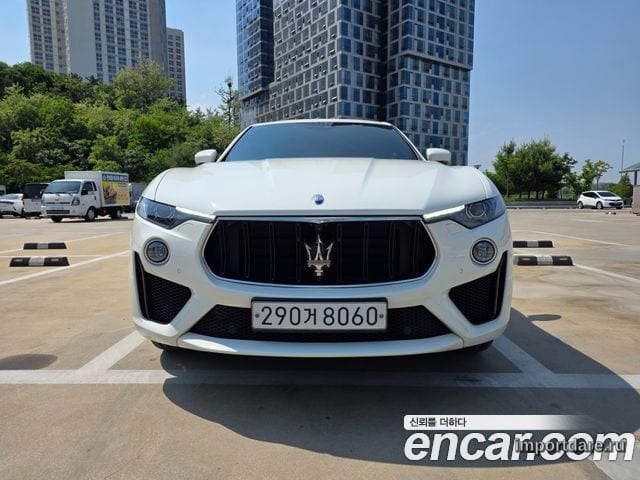 MASERATI LEVANTE 2019 — 48 000 км, белый, Корея — под ключ — фото 2