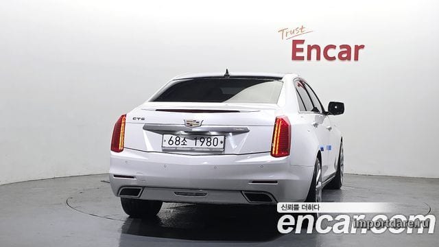 Cadillac Cts сзади