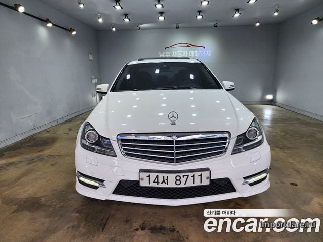 MERCEDES-BENZ C-CLASS W204 2013 — 92 858 км, белый-перламутр, Корея — под ключ — фото 1