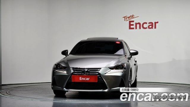 Lexus Is интерьер